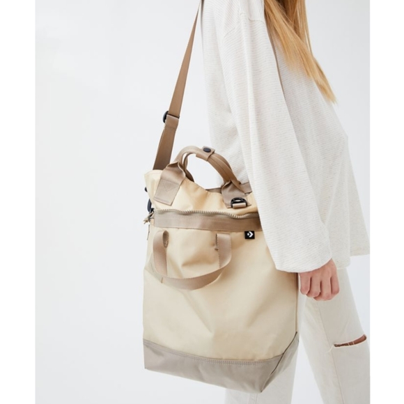 converse street tote